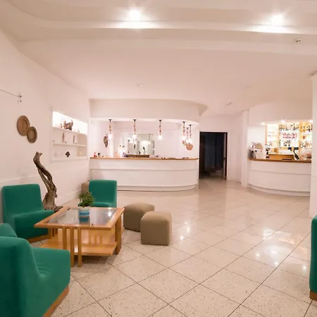 Club Perla 3*