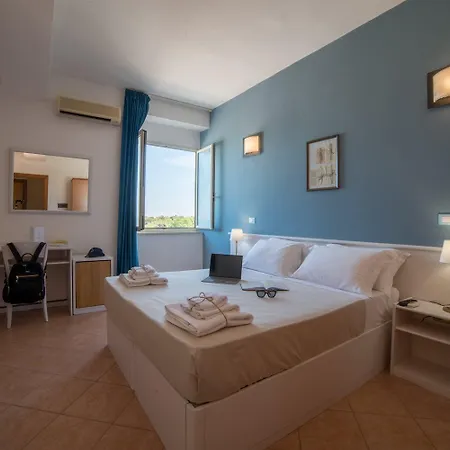 Club Perla Hotel 3*